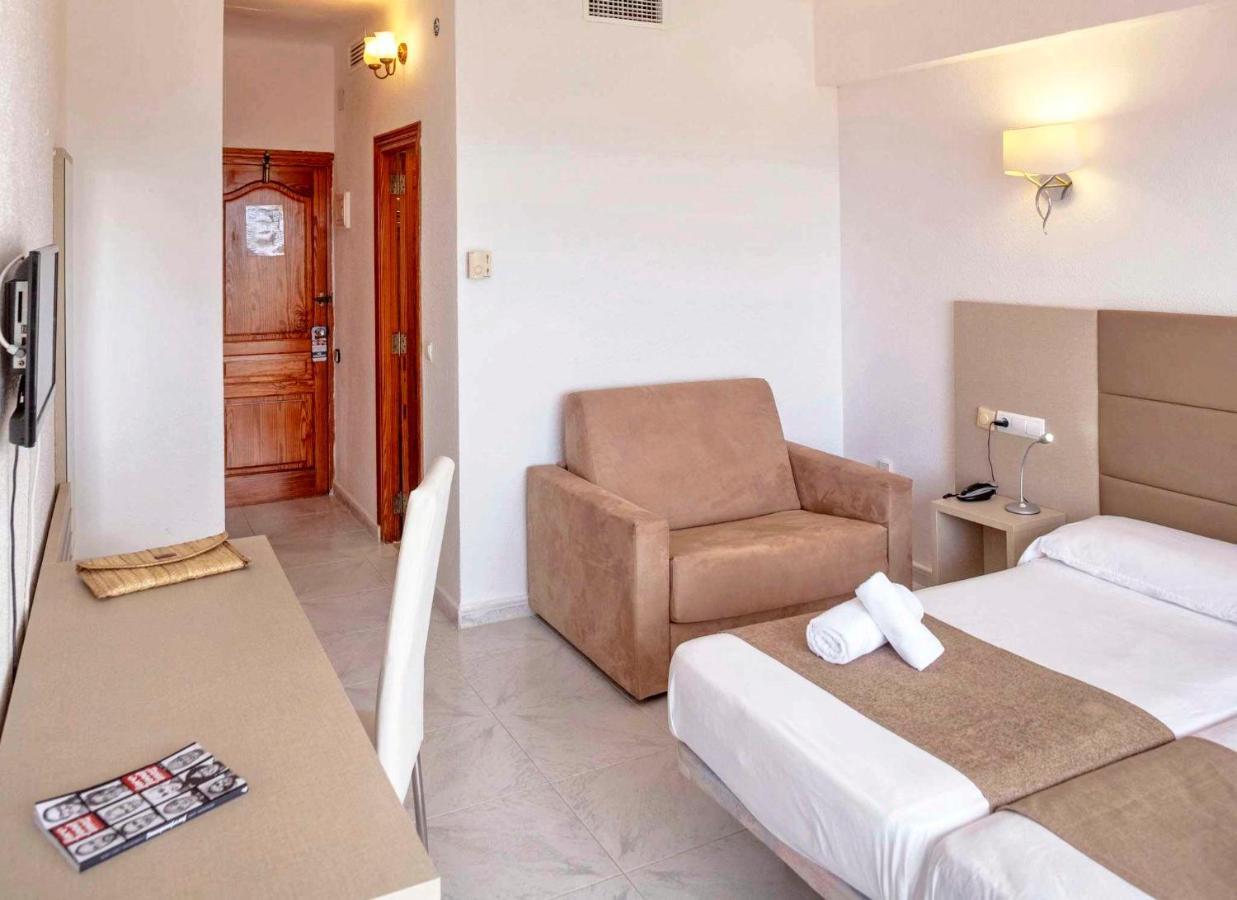 Roquetes Rooms - Formentera Break Es Pujols Exterior photo